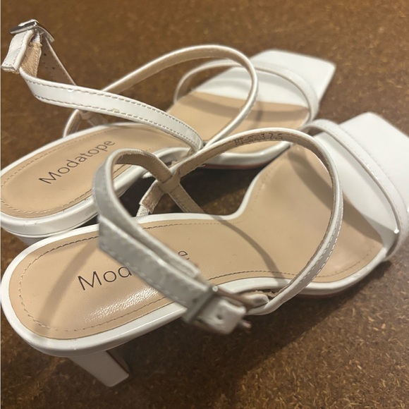 Modatope Elegant White Heels - Picture 4 of 5